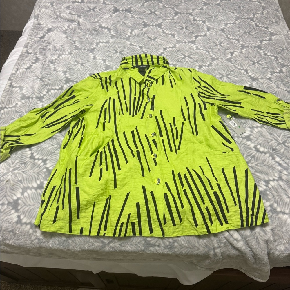 Ali Miles Lime Green Top with Black Accents